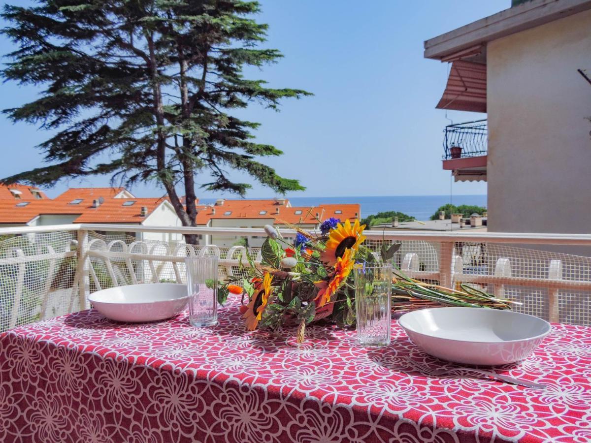 Appartamento H11 - TERRAZZO AL MARE - Riva Ligure - Parcheggio Esterno foto